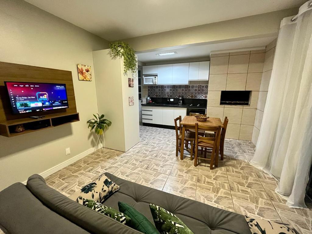 Residencial Bernardo, Meia Quadra Do Trapiche Florianopolis Bagian luar foto