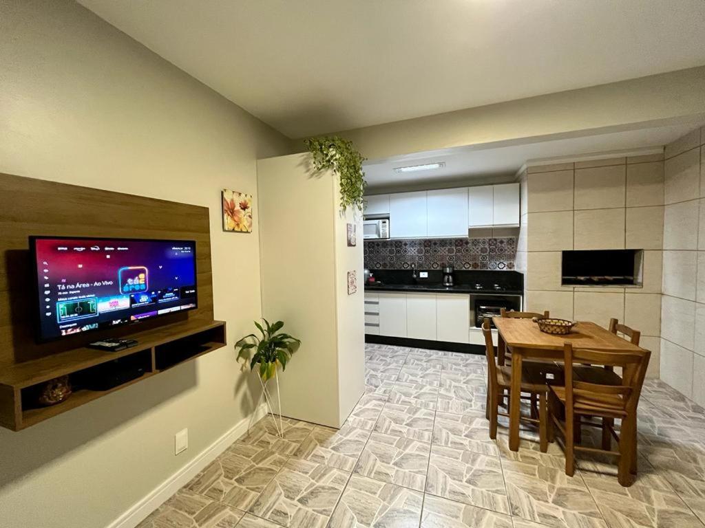Residencial Bernardo, Meia Quadra Do Trapiche Florianopolis Bagian luar foto