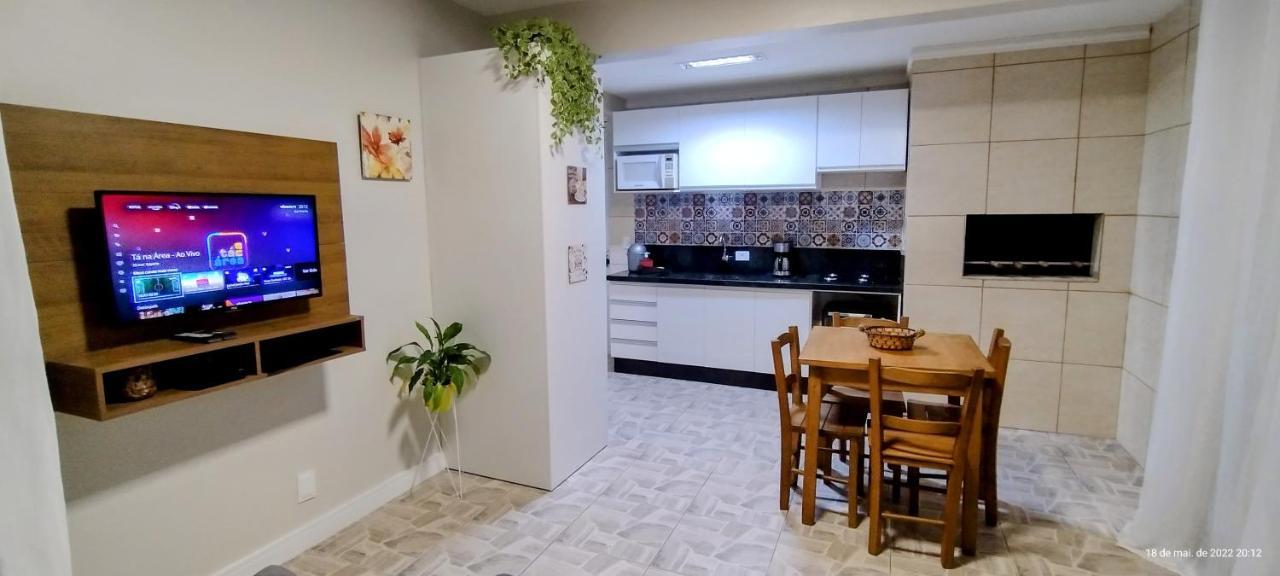 Residencial Bernardo, Meia Quadra Do Trapiche Florianopolis Bagian luar foto